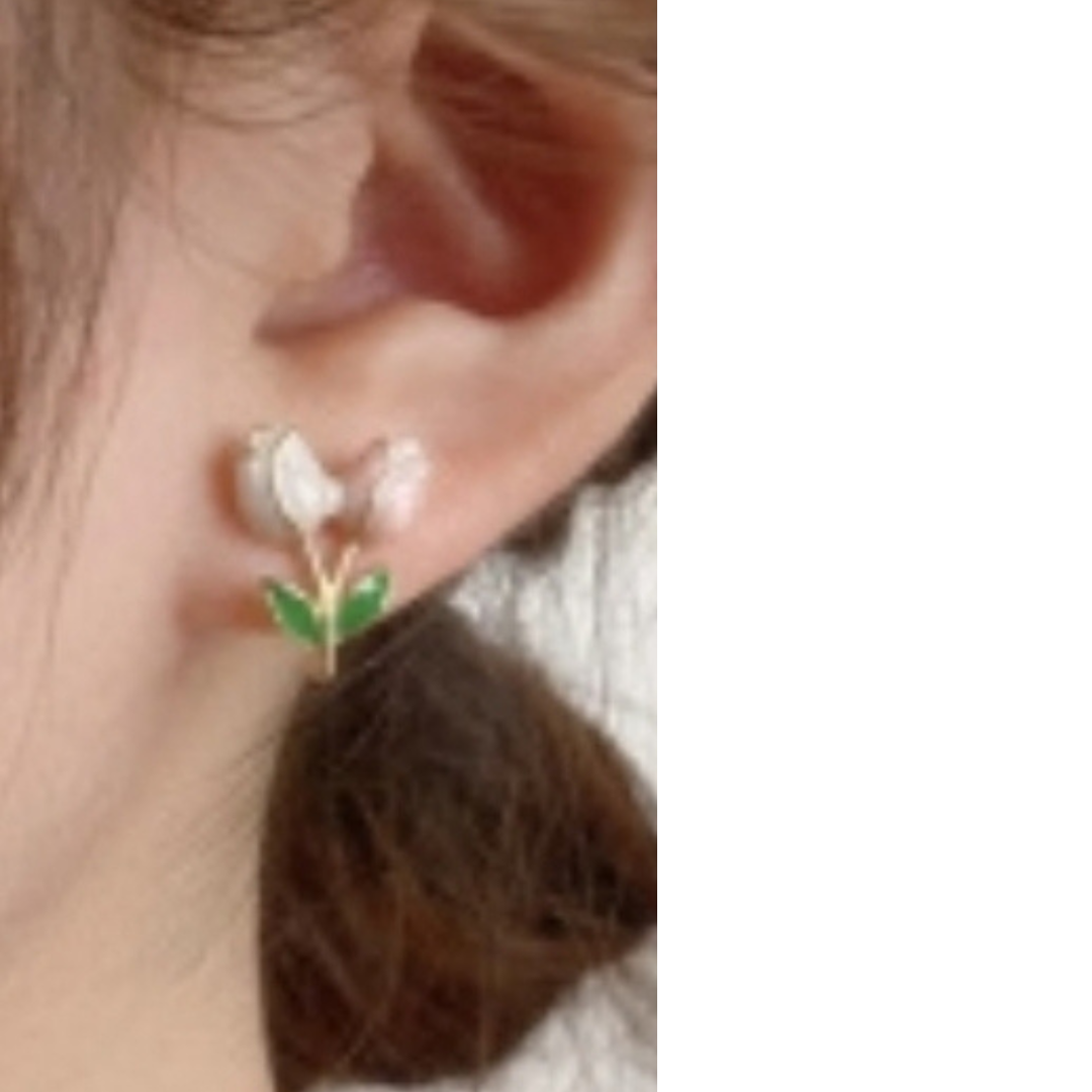 Daisy Mininal Earrings