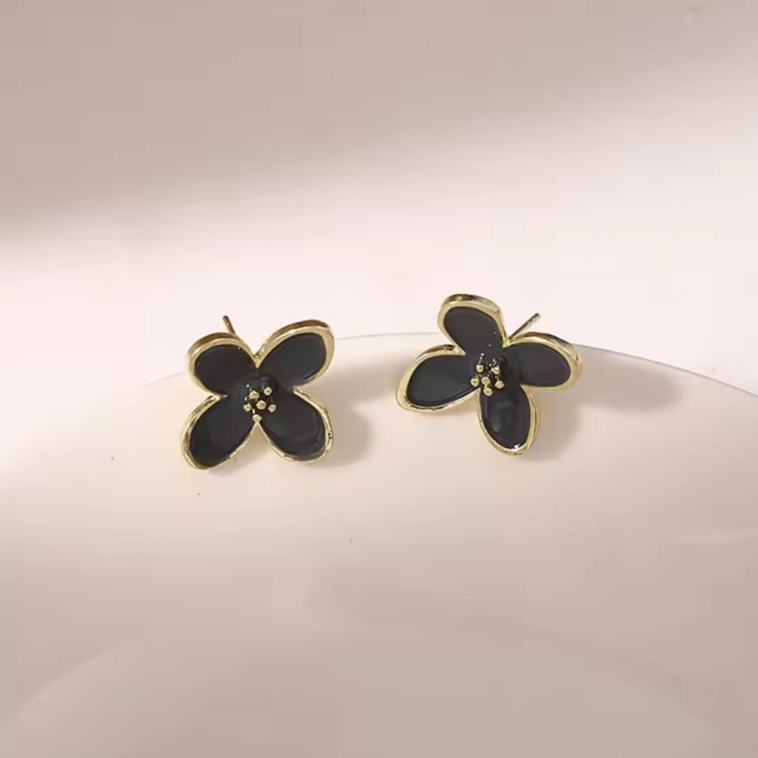 Pretty Flower Earrings Black