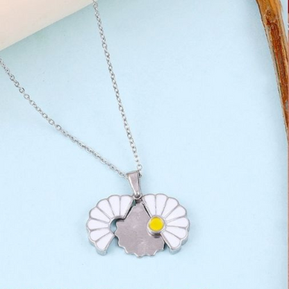 Daisy Necklace