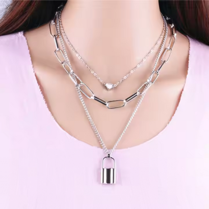 Trendy Fashionista Necklace