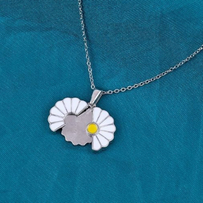 Daisy Necklace