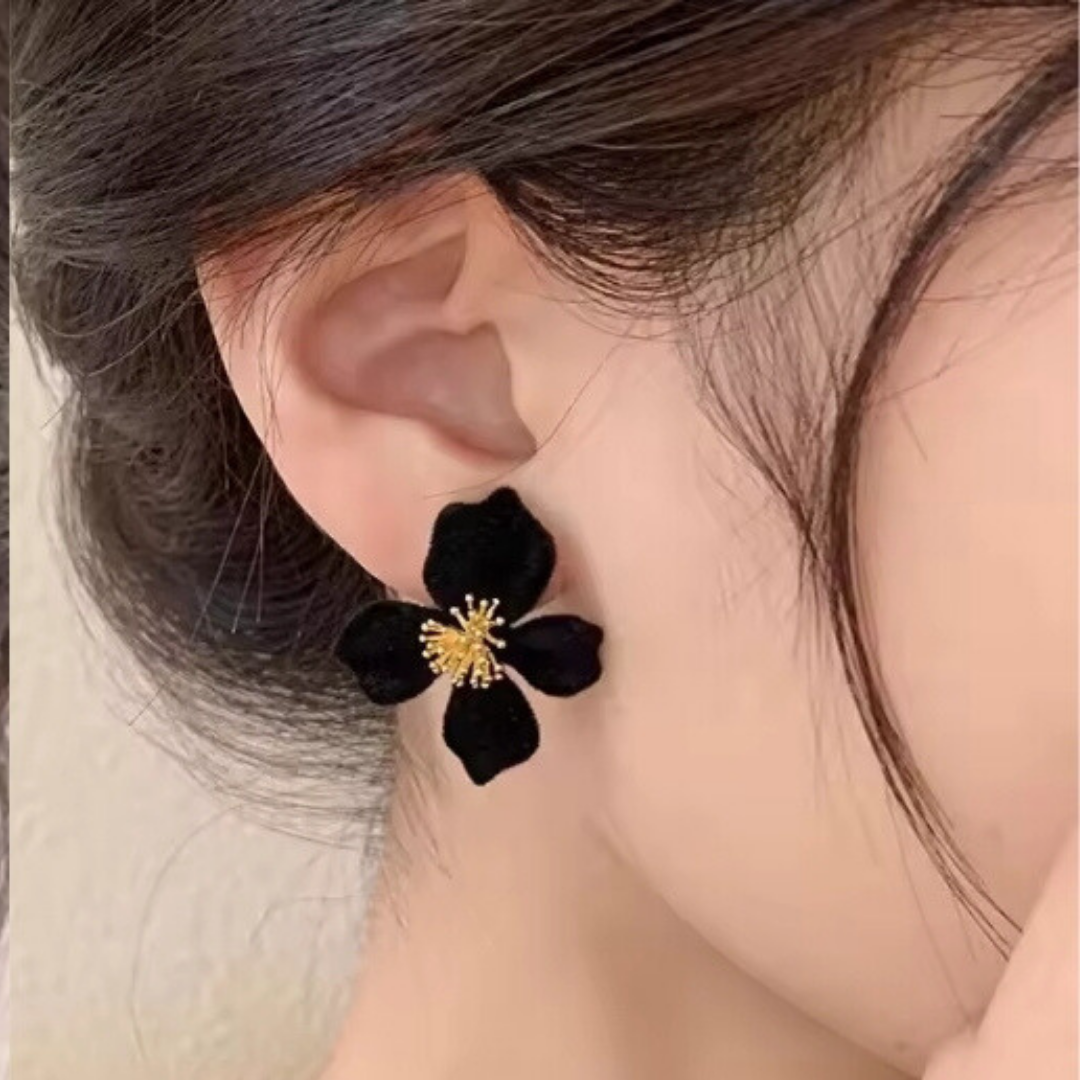 Pretty Flower Earrings Black