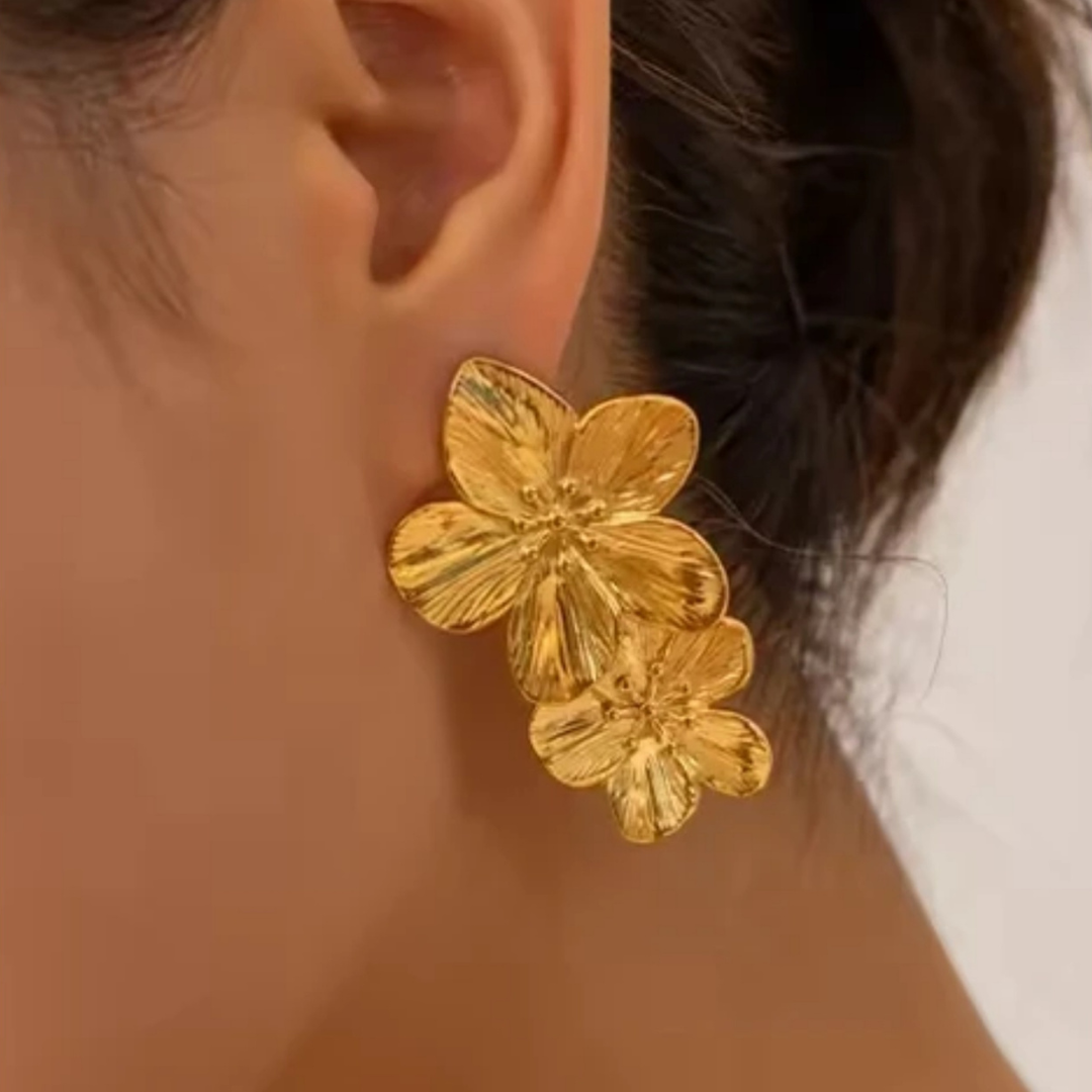 Pretty Flower Golden Earrings